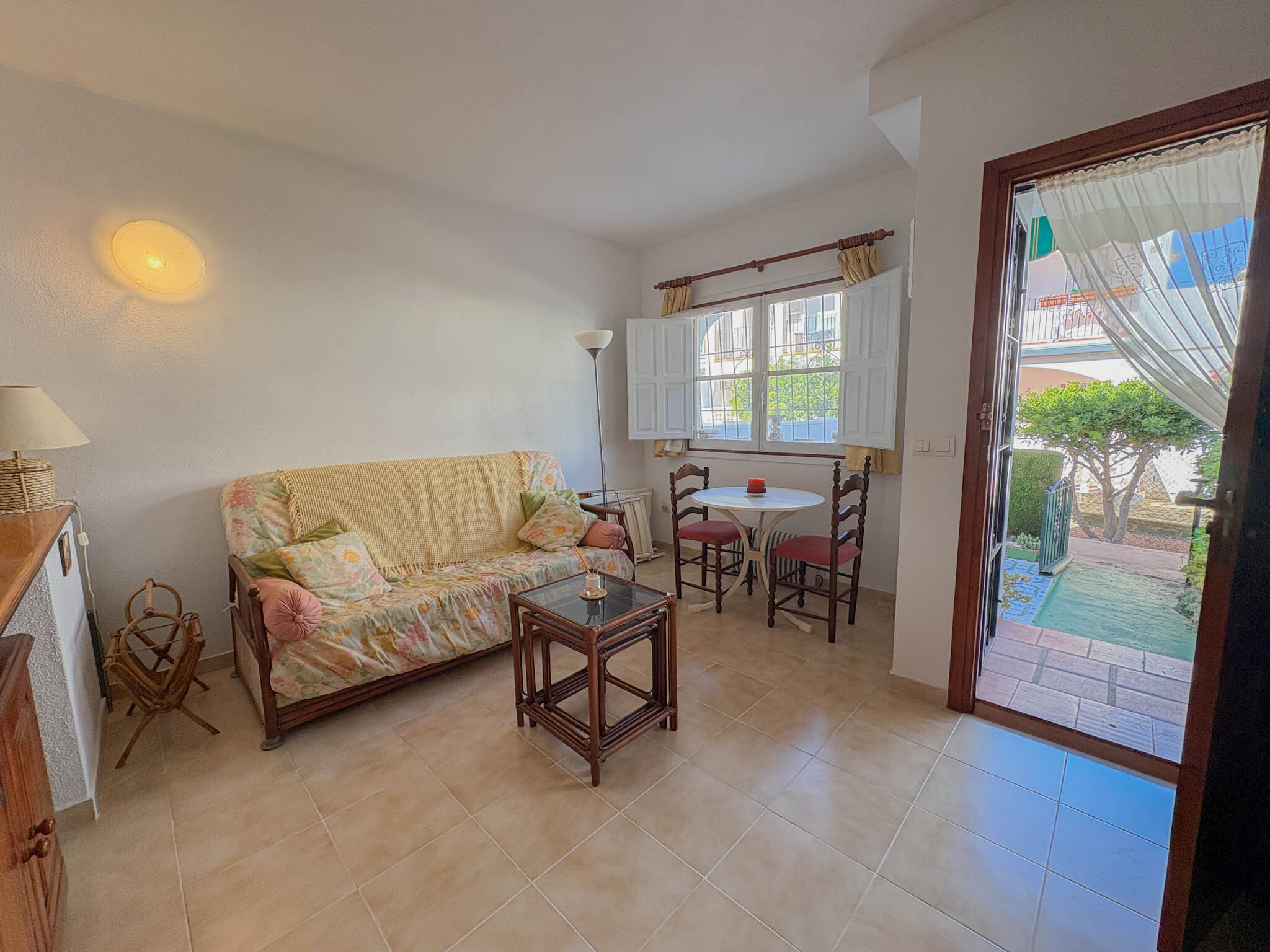 Townhouse, Los Balcones