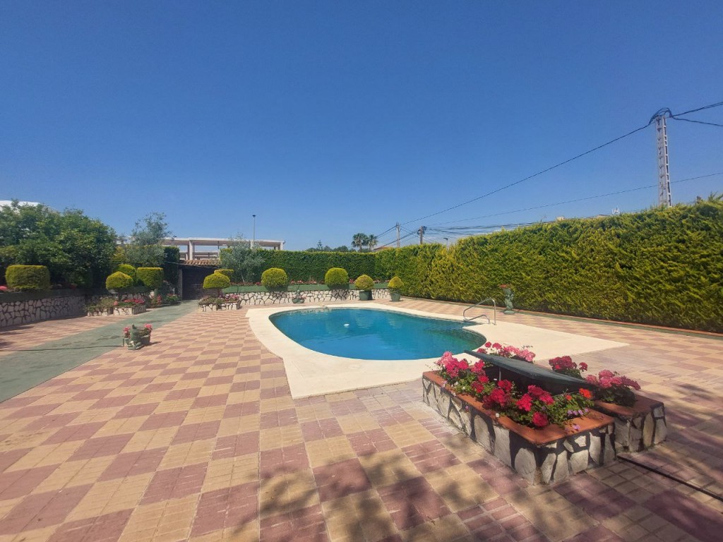 Villa, Albir