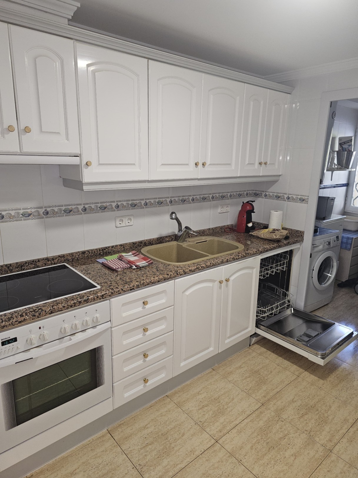 Apartment, Playetes