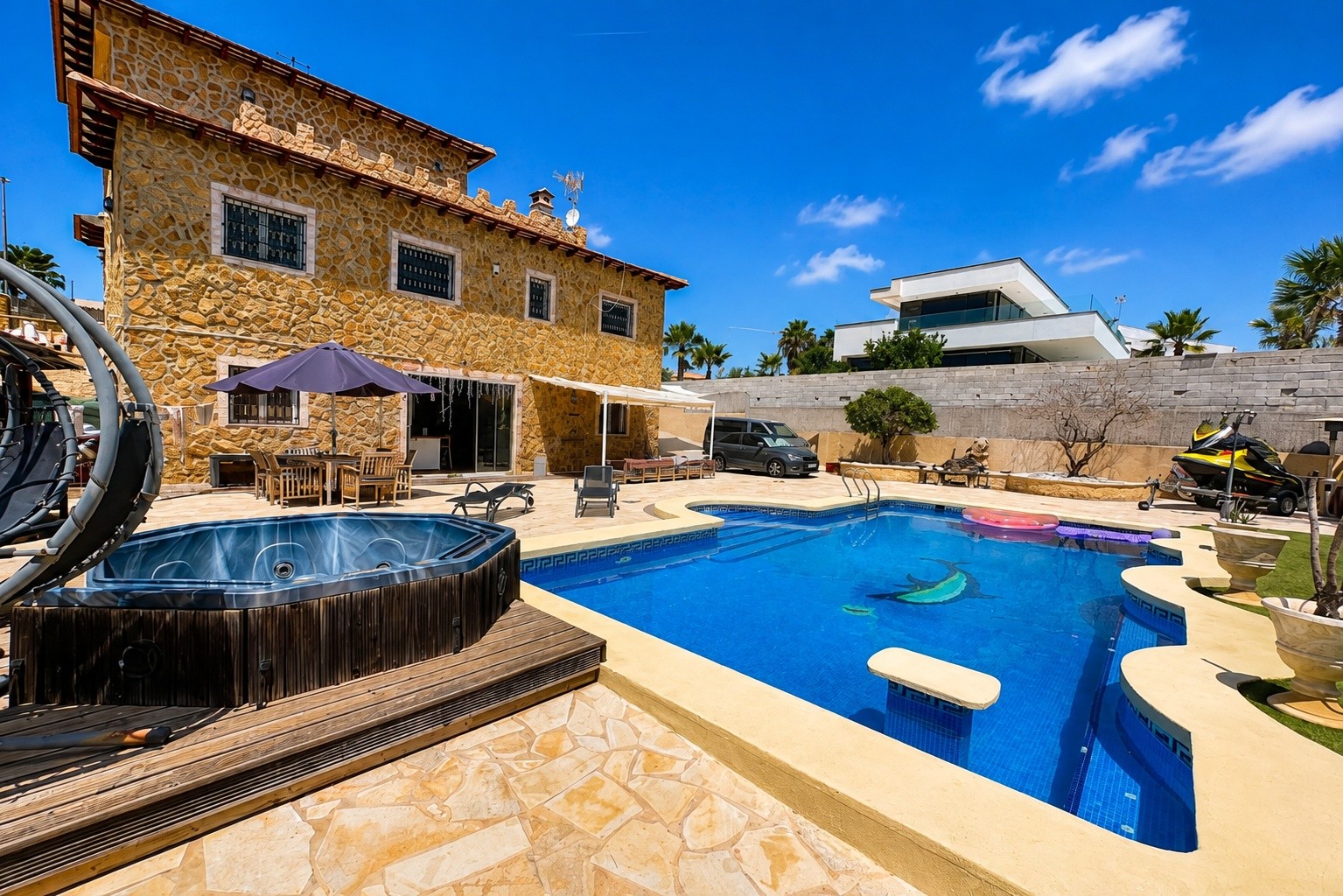 Villa, La Escuera