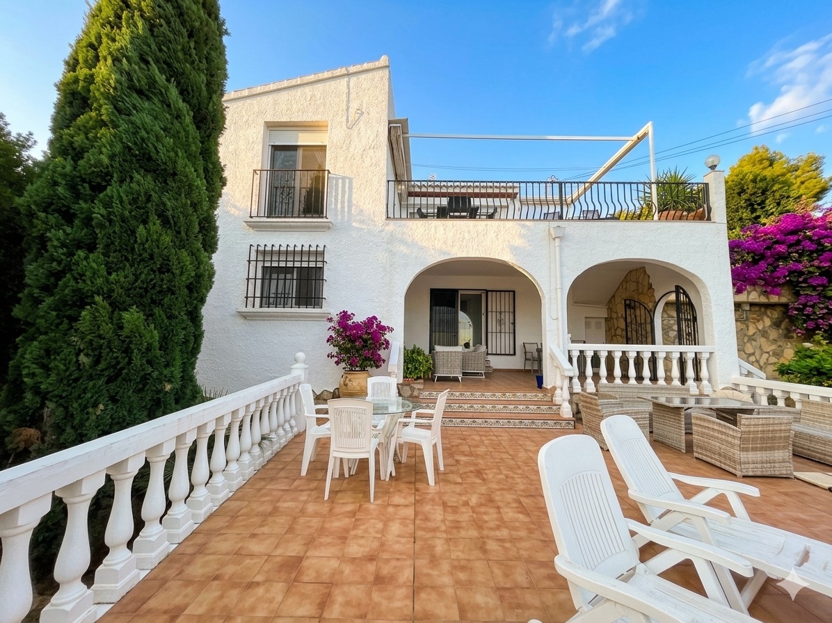Villa, Pego