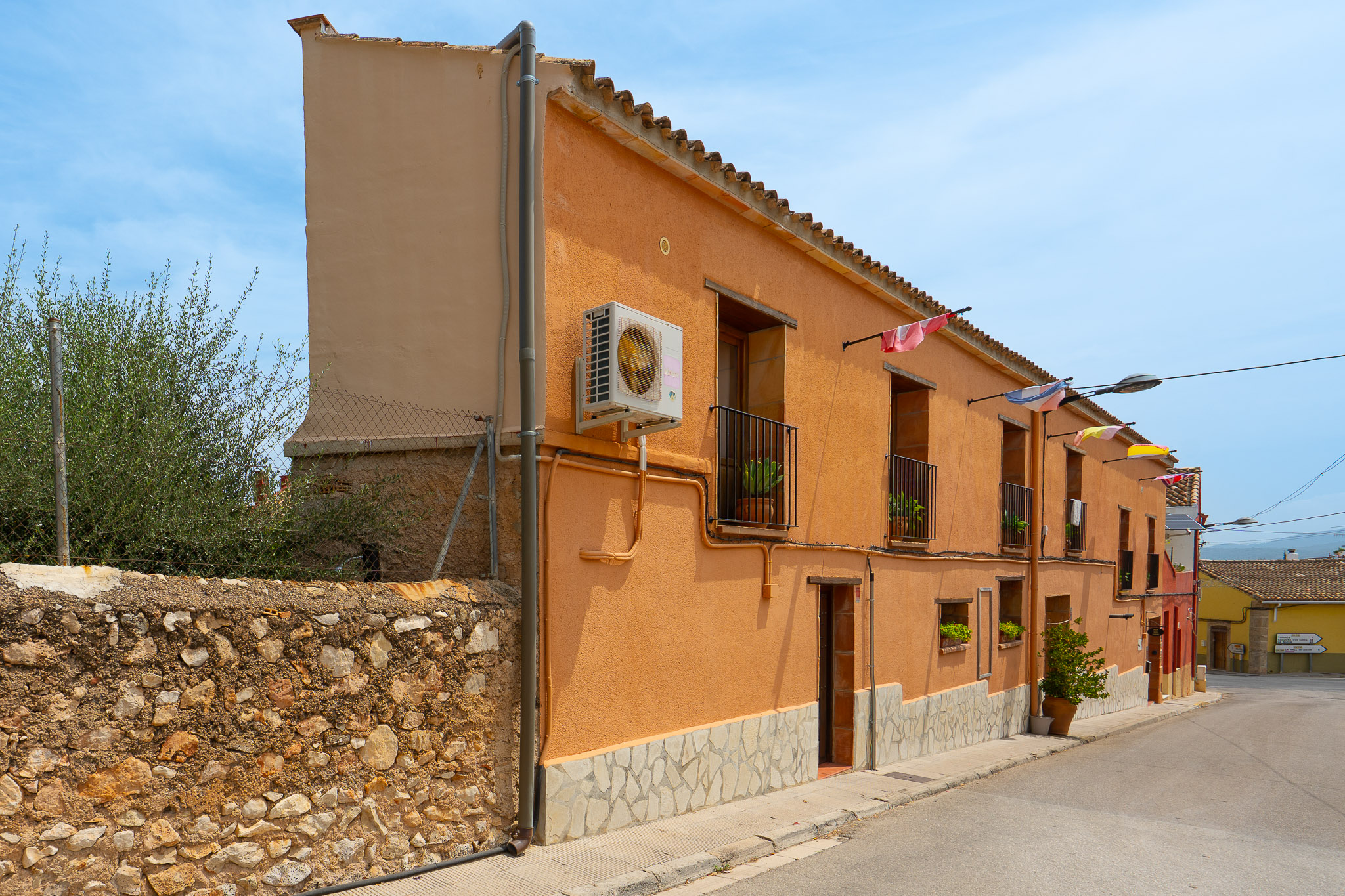 Commercial, Sagra