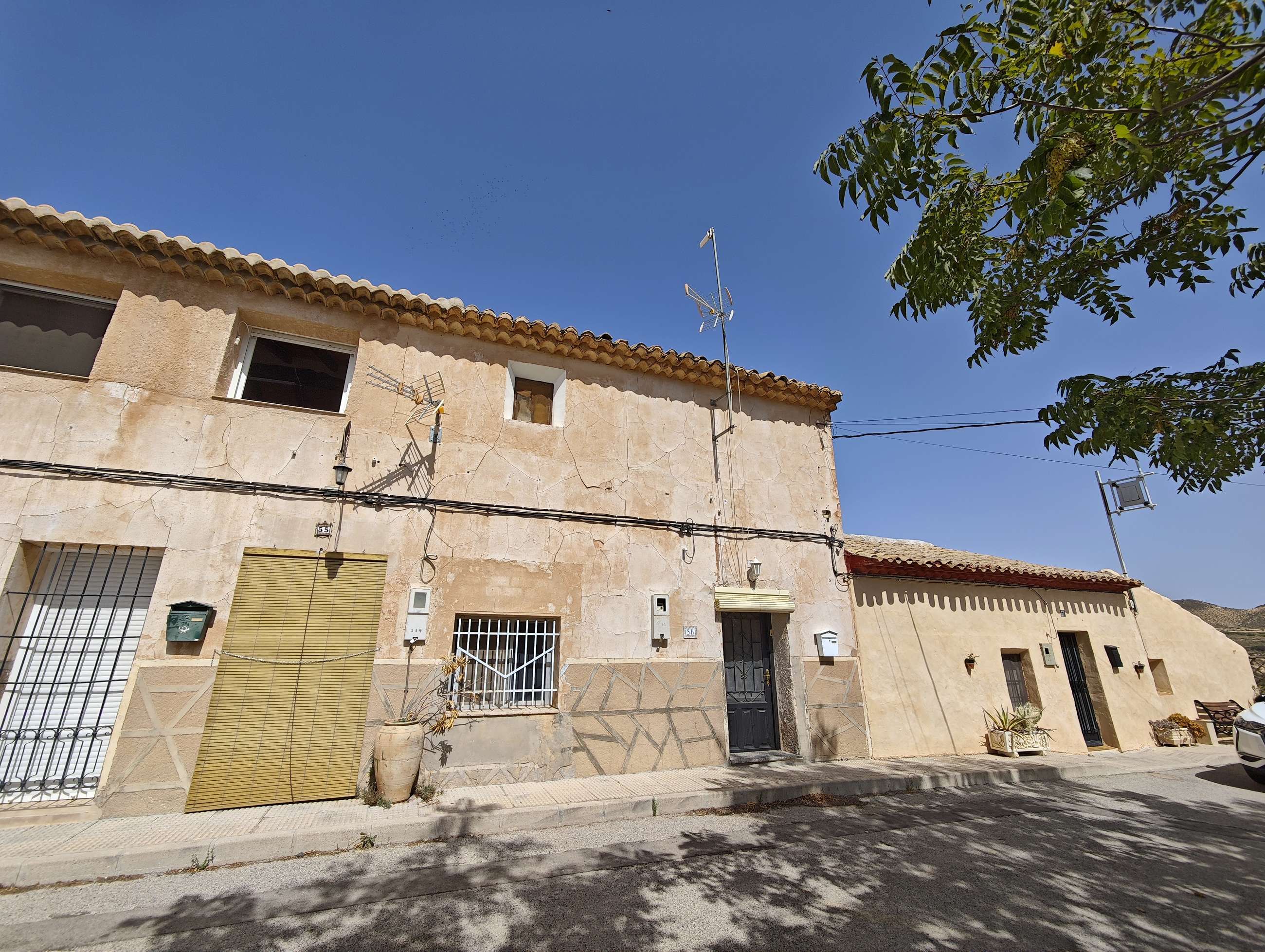 Country house, Inland