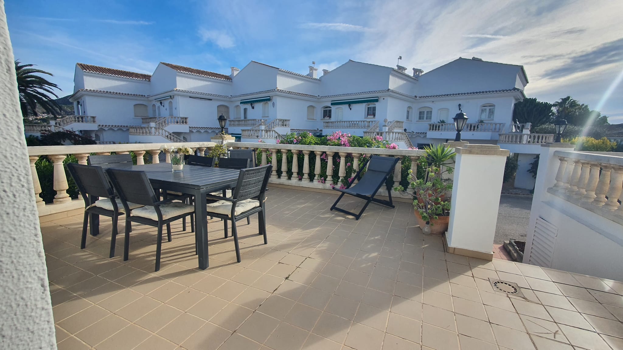 Townhouse, Benimeit - Tabaira