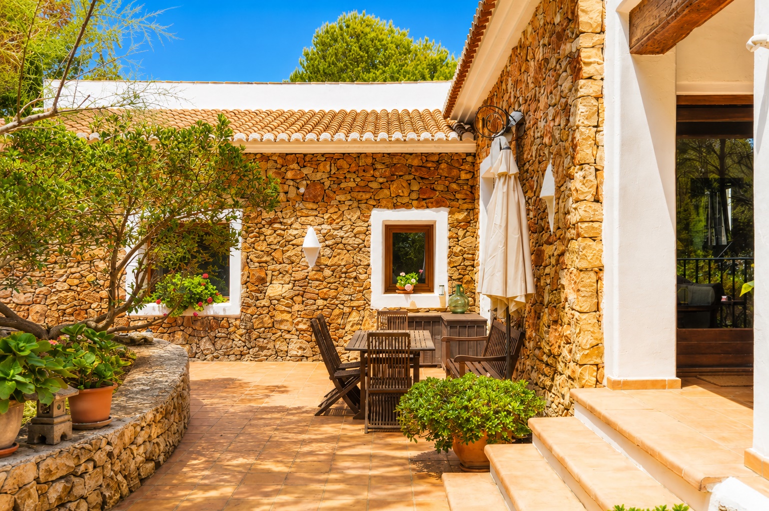 Villa, Puerto