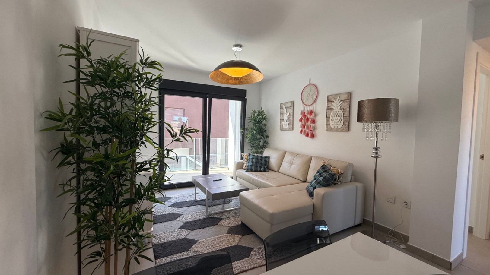 Penthouse, Pilar de la Horadada