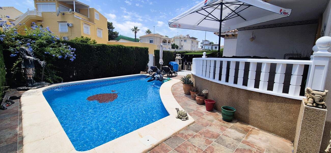 Villa, Villamartin