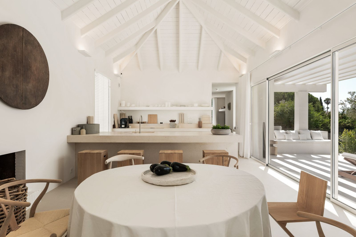 Villa, El Paraiso