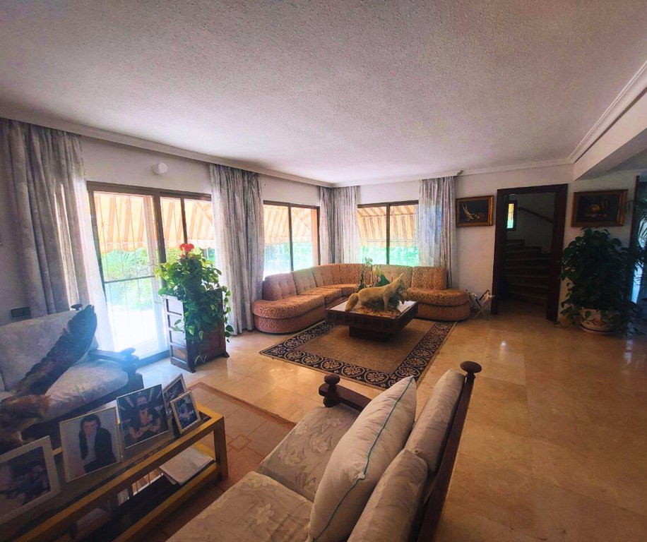 Villa, Albir