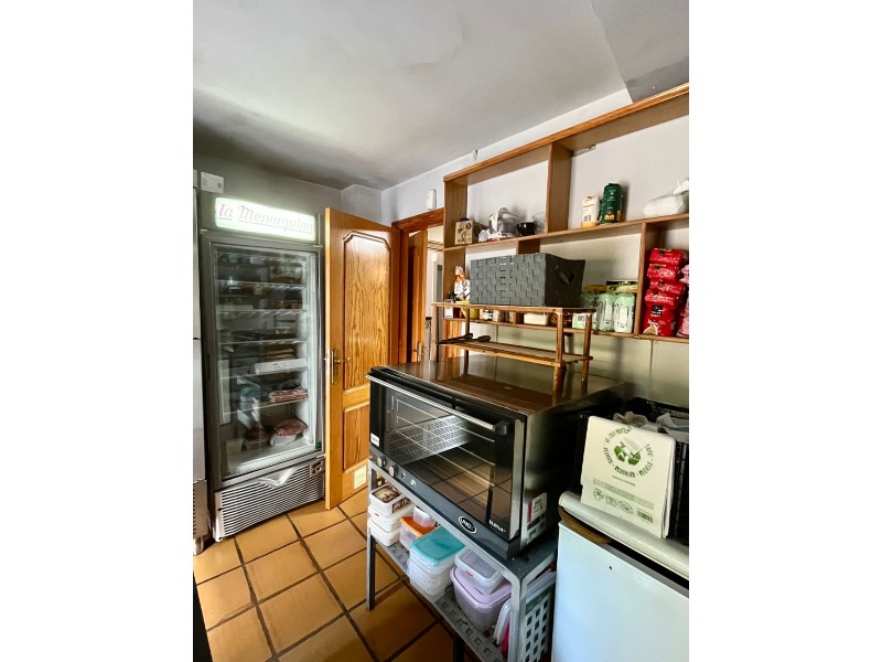 Commercial, Montañar - El Arenal
