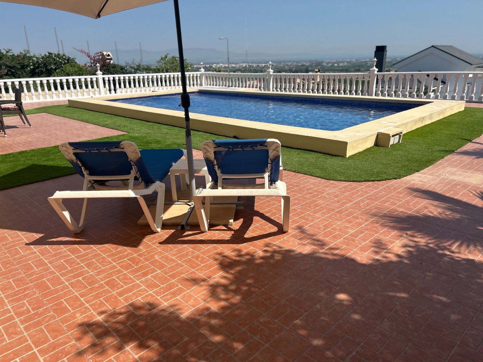 Villa, Lomas de Juliana