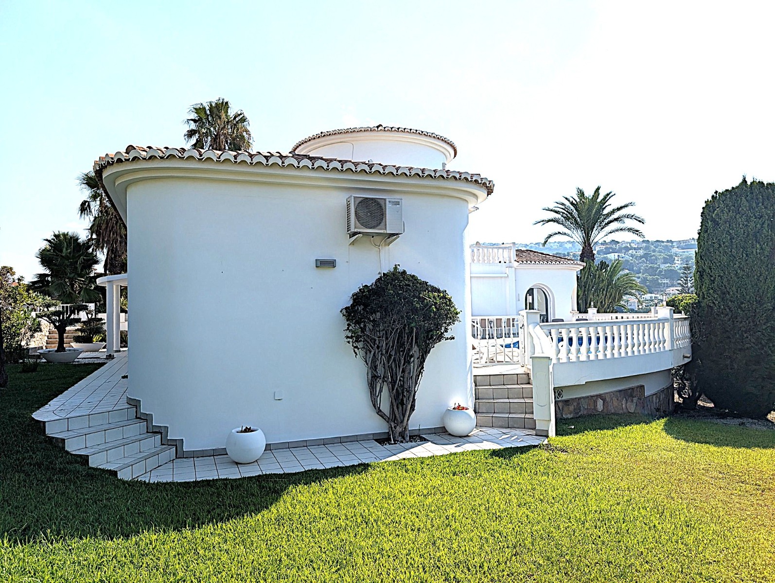 Villa, Sol Park