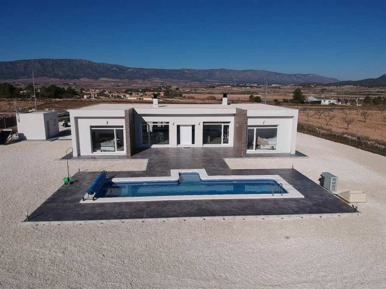 Villa, Inland