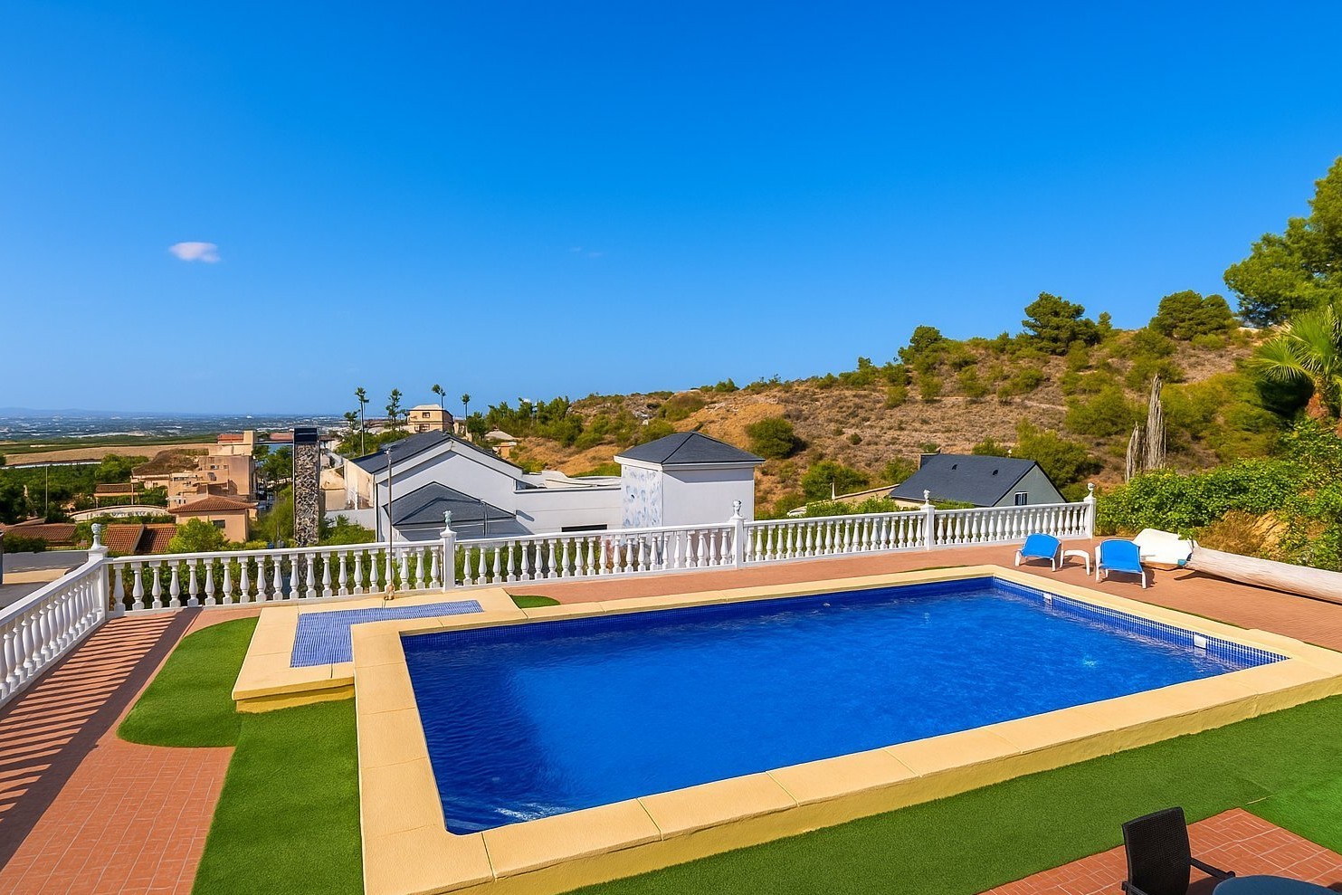 Villa, Montemar