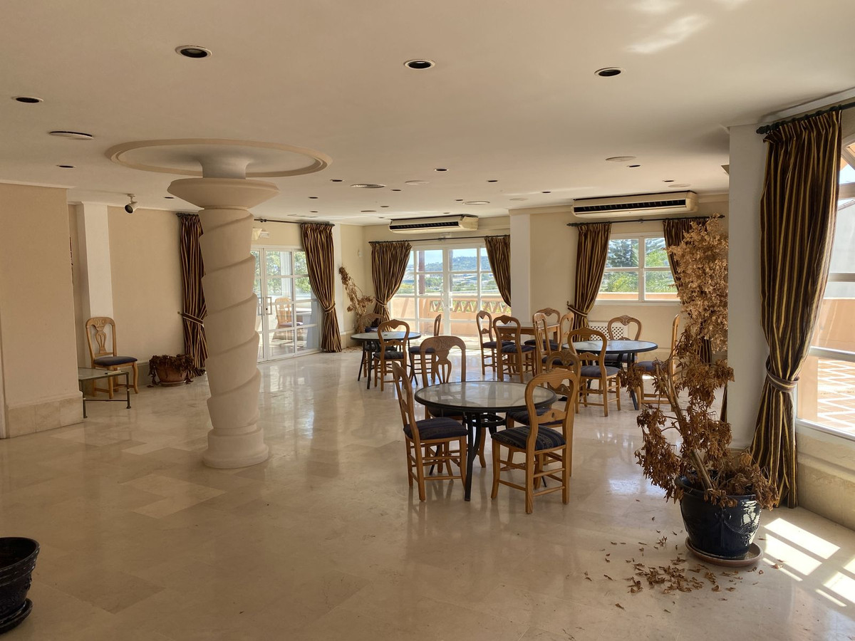 Commercial, Mijas Golf