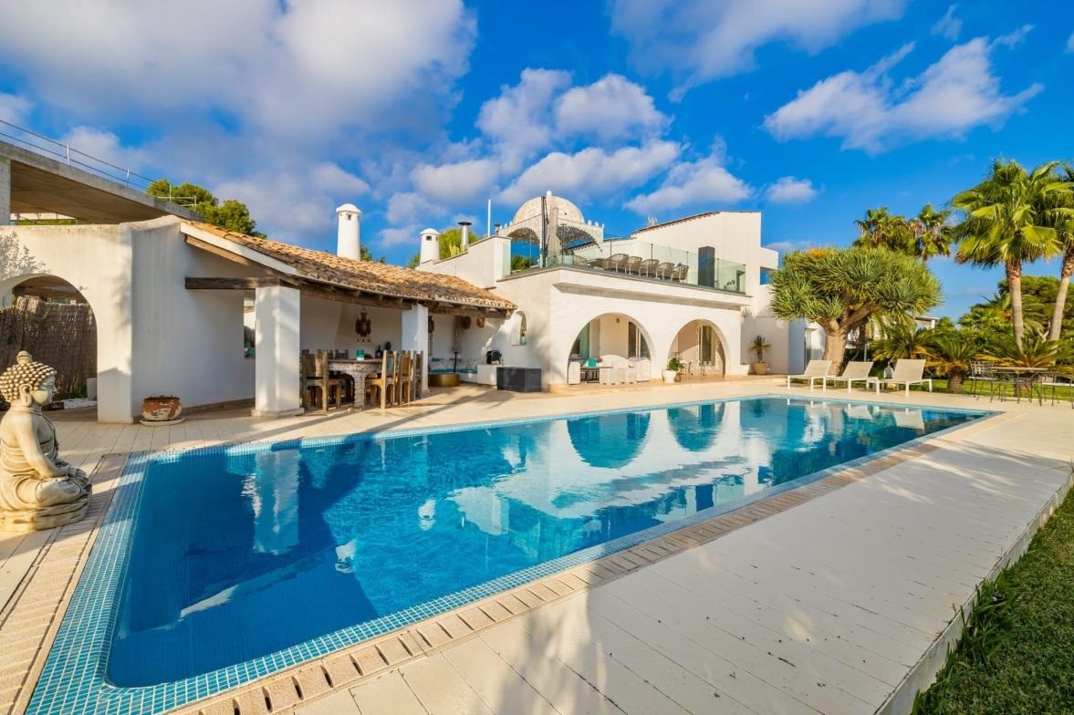 Villa, Calviá