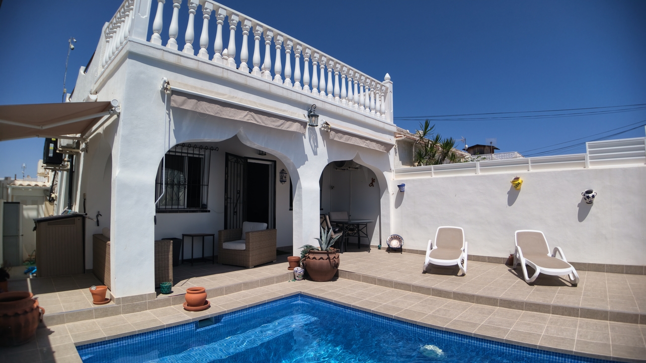 Semi Detached, Villamartin
