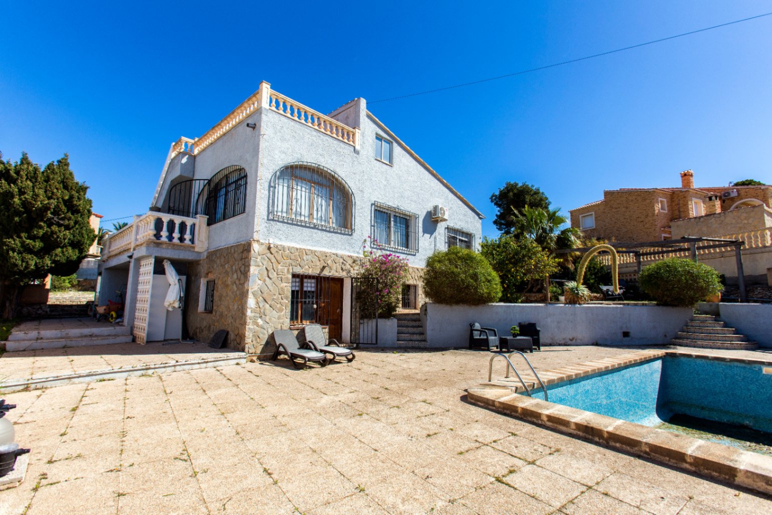 Villa, El Sol