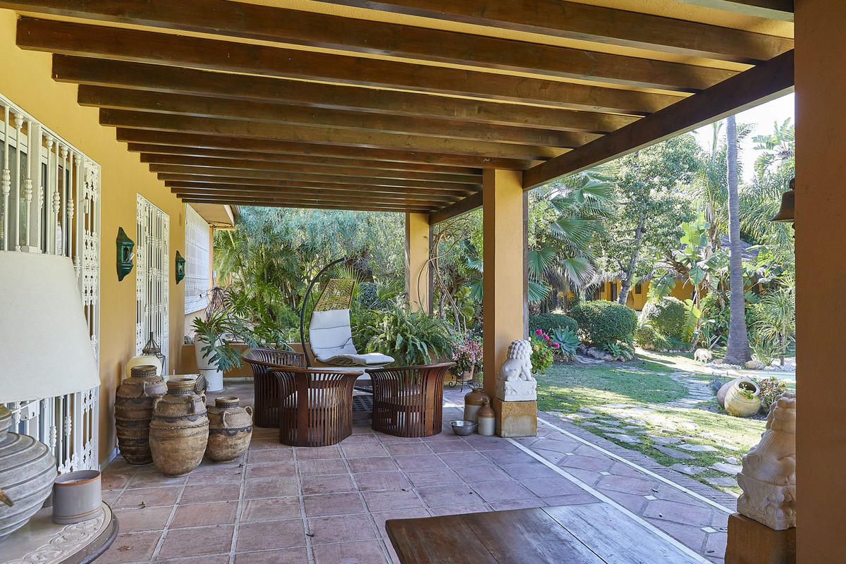 Villa, The Golden Mile