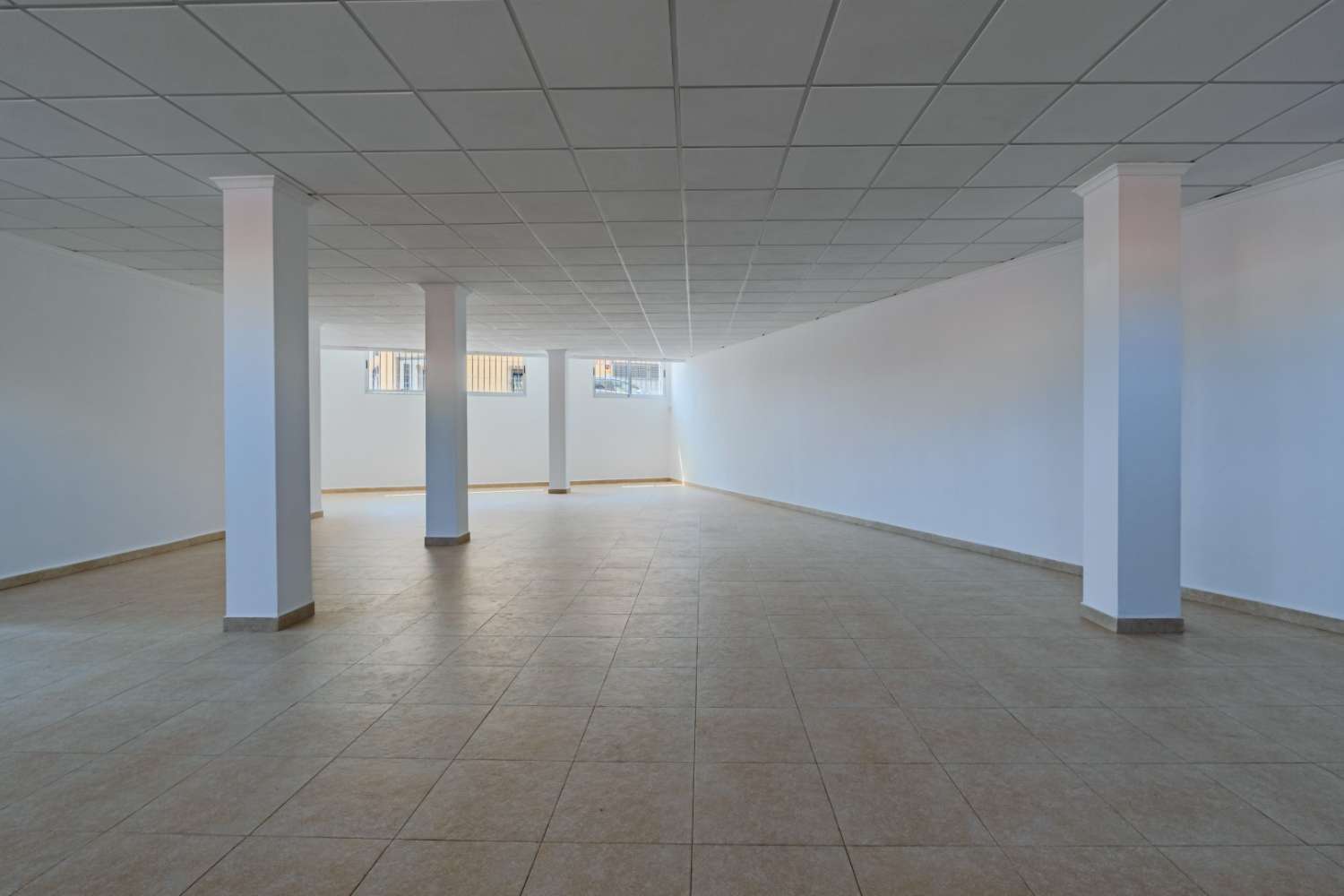 Commercial, Antonio Machado