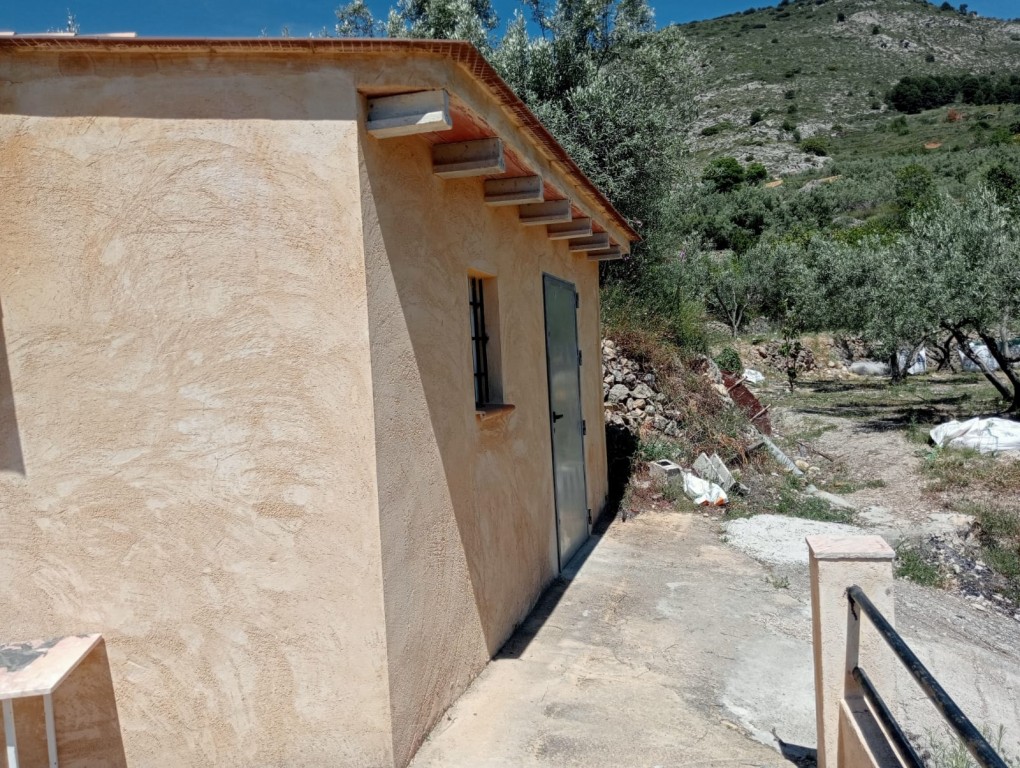 Detached House, Confrides