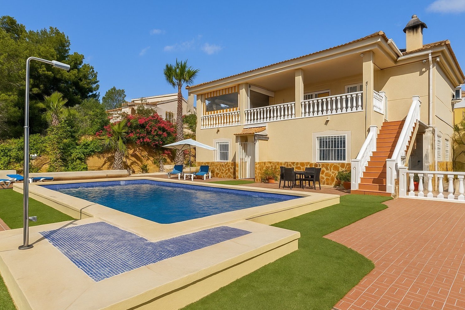 Villa, Montemar