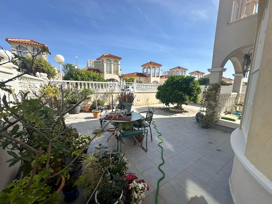 Villa, Lo Crispin