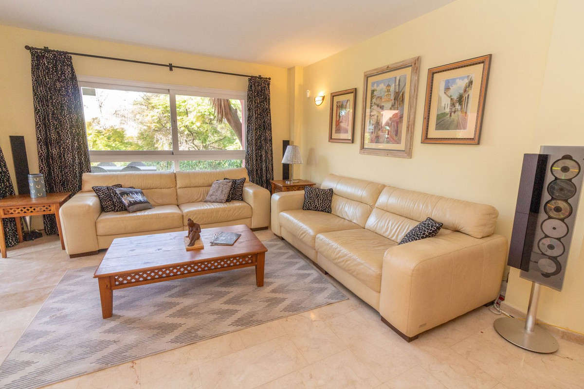 Apartment, Elviria