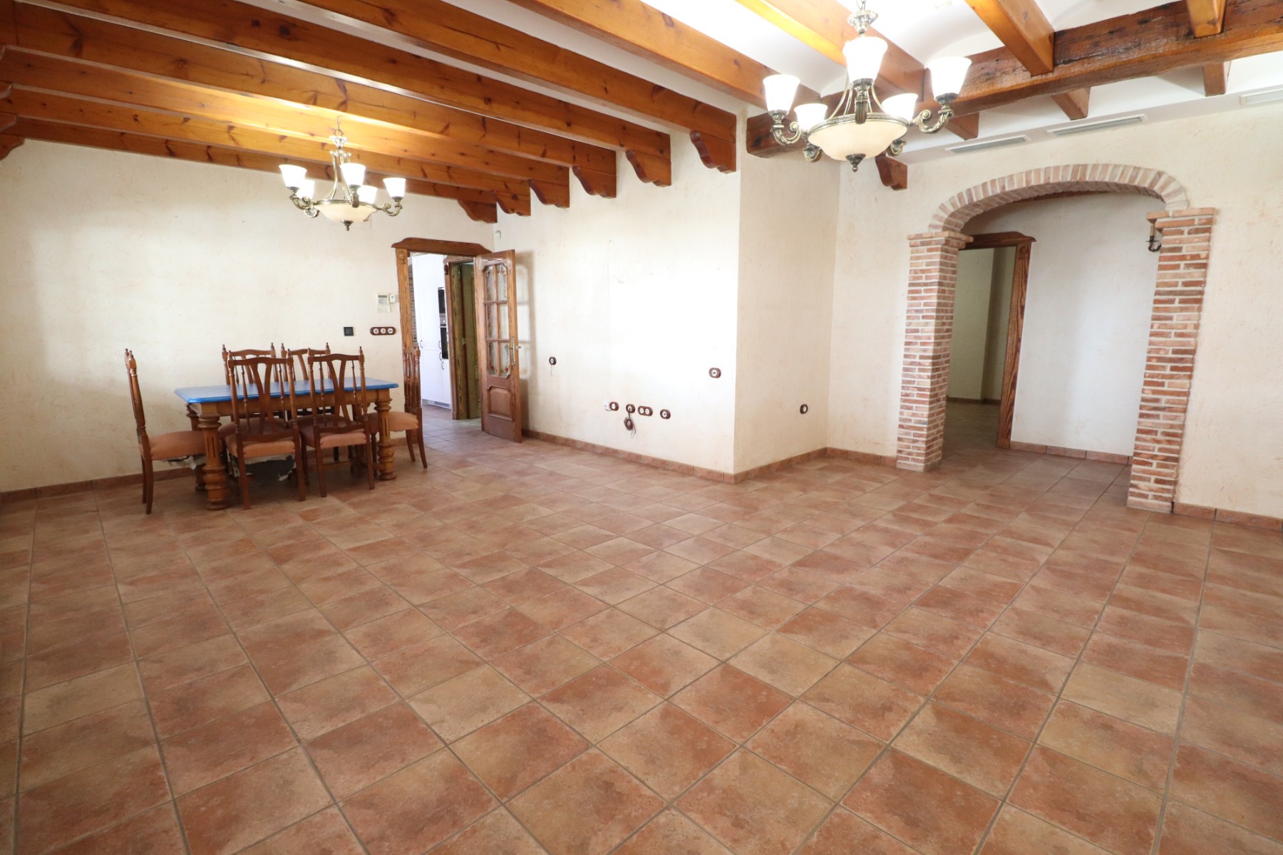 Villa, Los Palacios