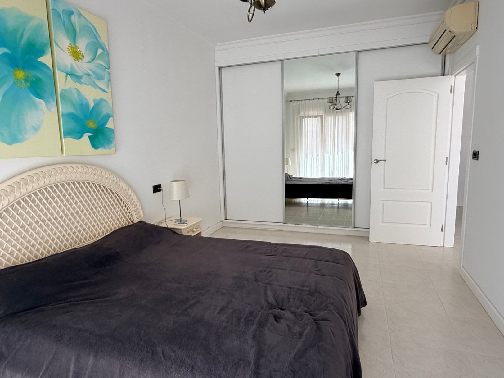 Apartment, La Fustera