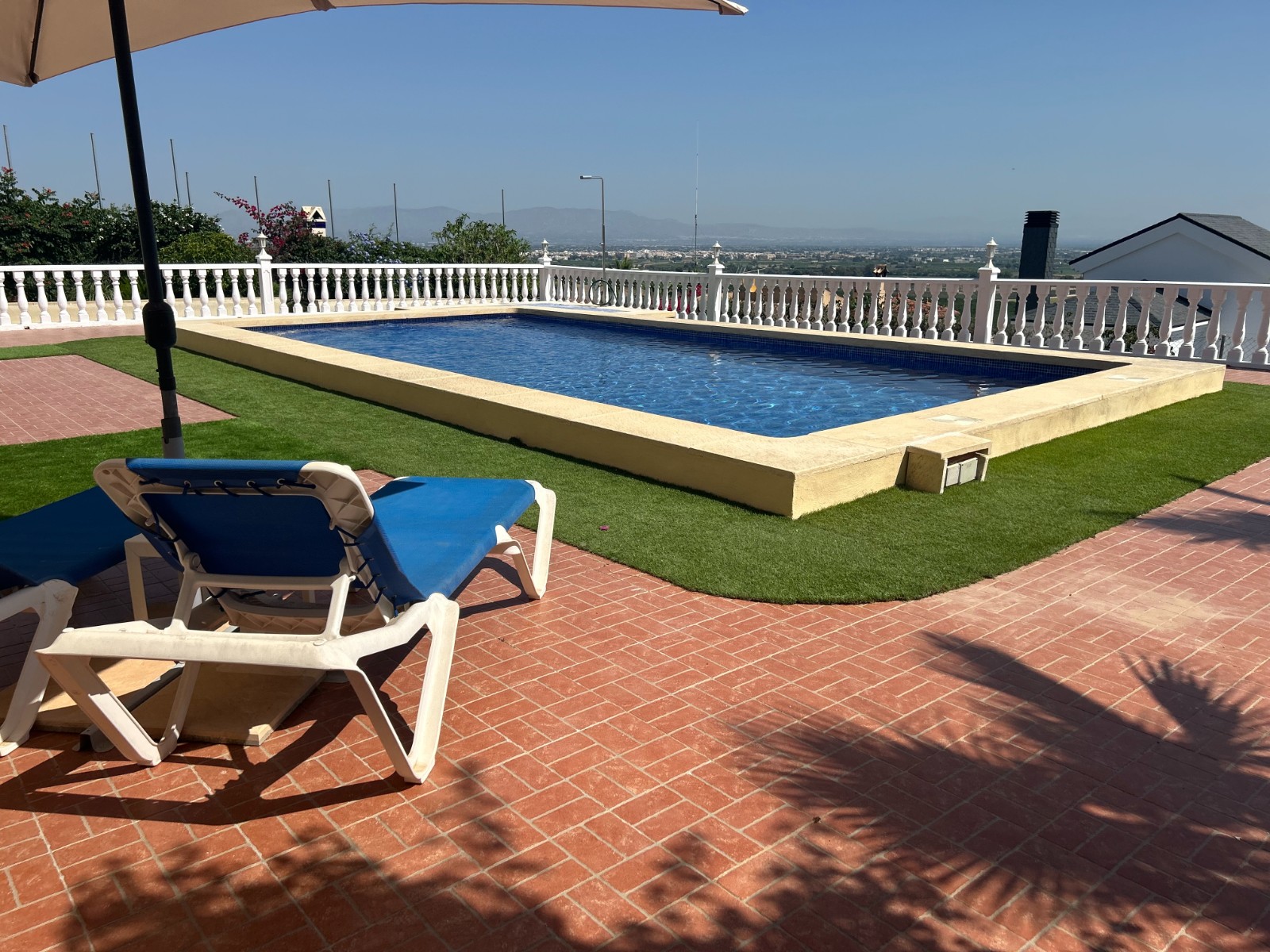 Villa, Lomas de Juliana