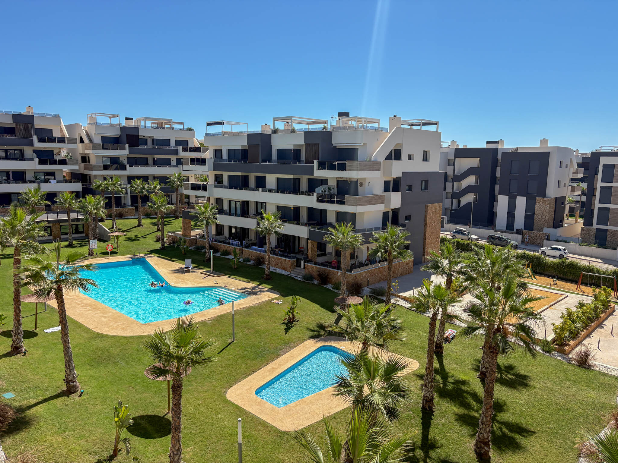 Penthouse, Los Altos