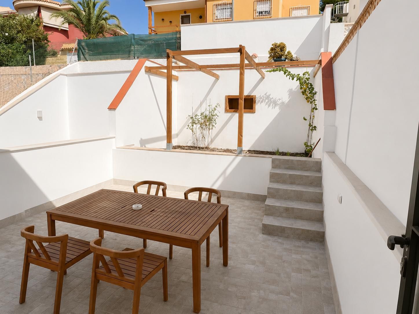 Townhouse, Los balcones