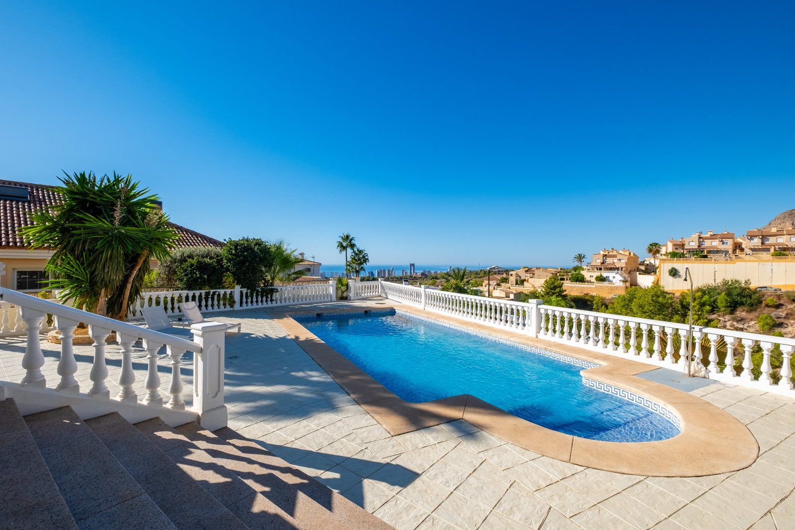 Villa, Coloma