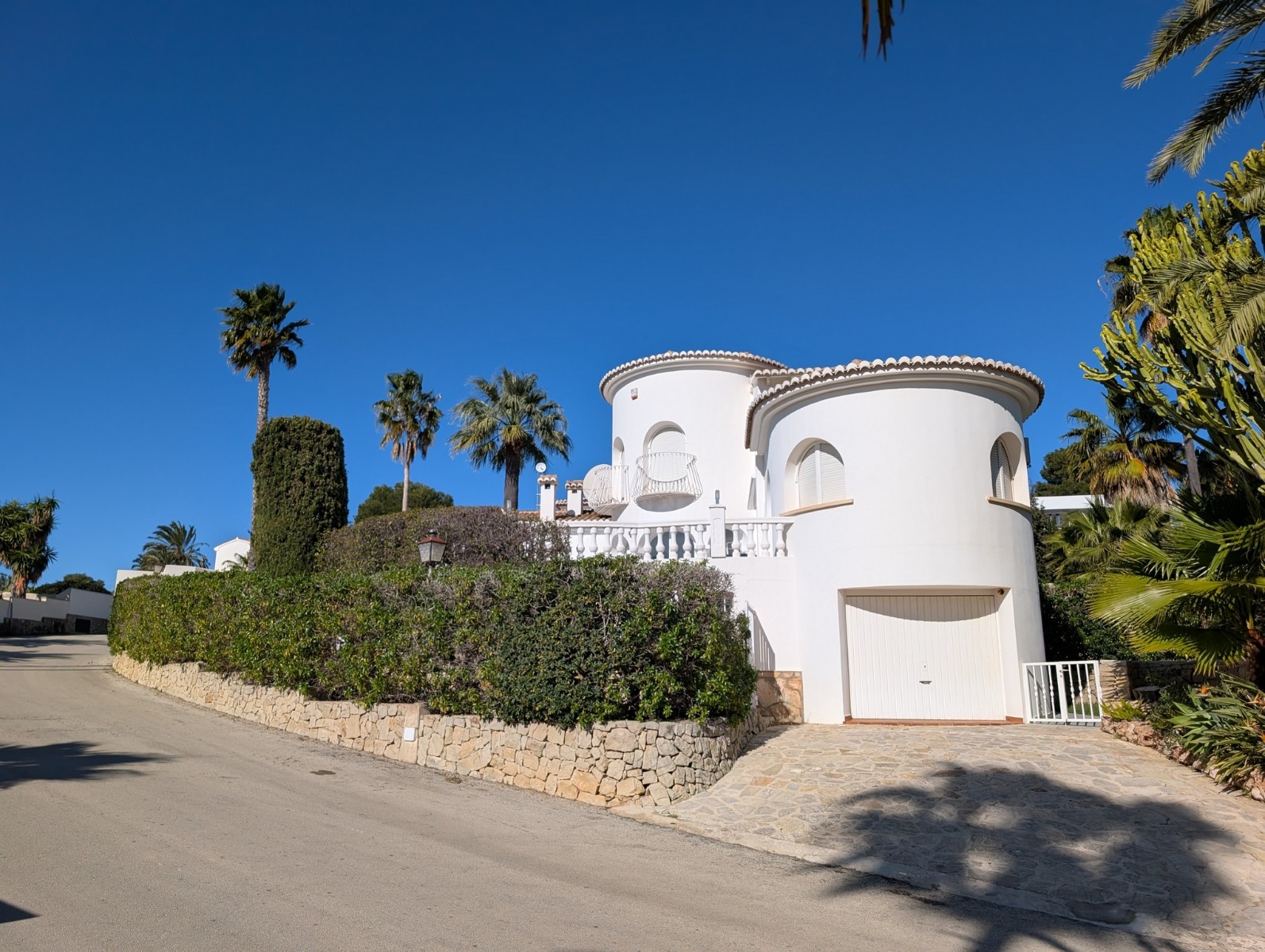 Villa, Sol Park