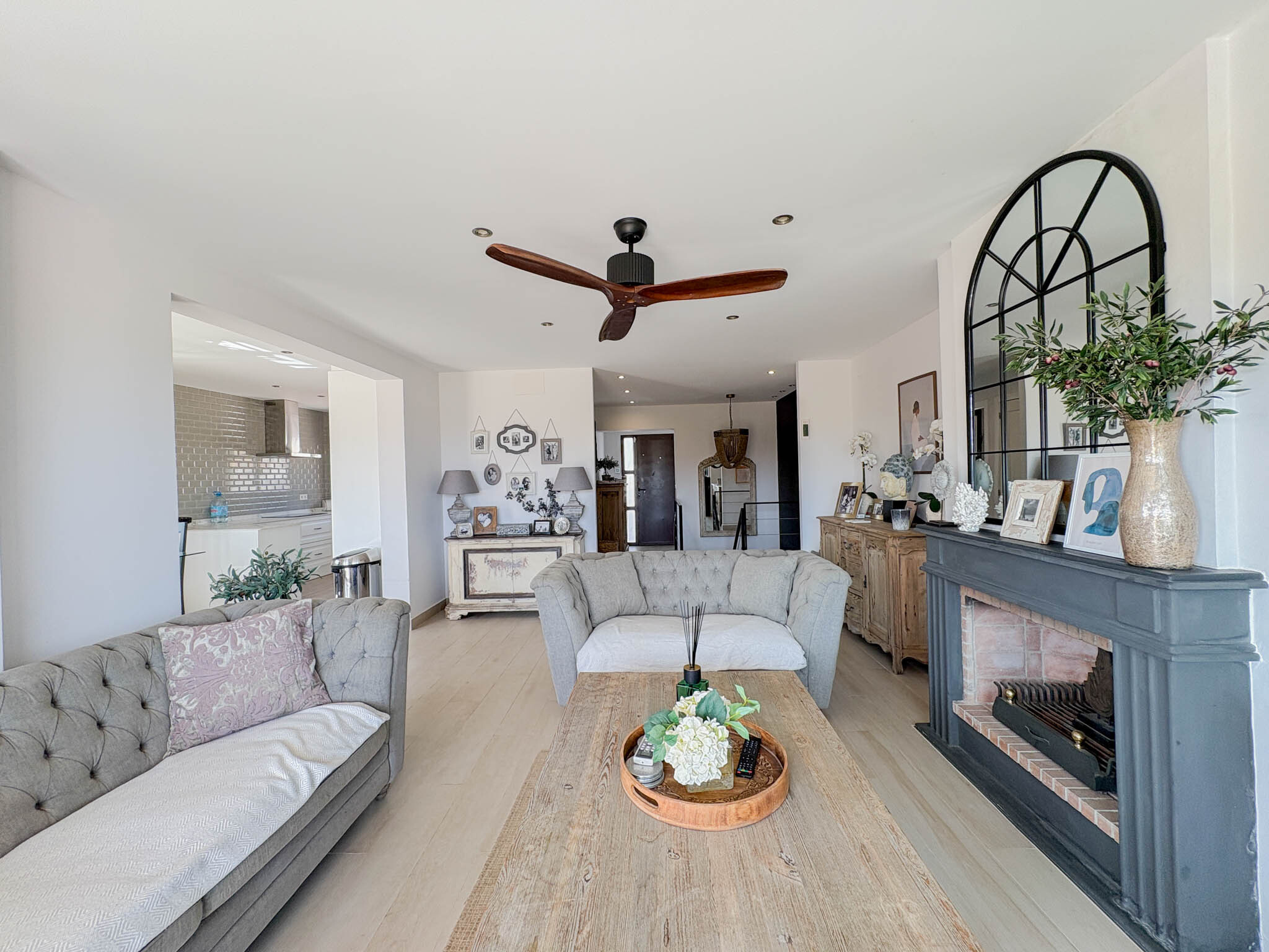 Villa, Los balcones