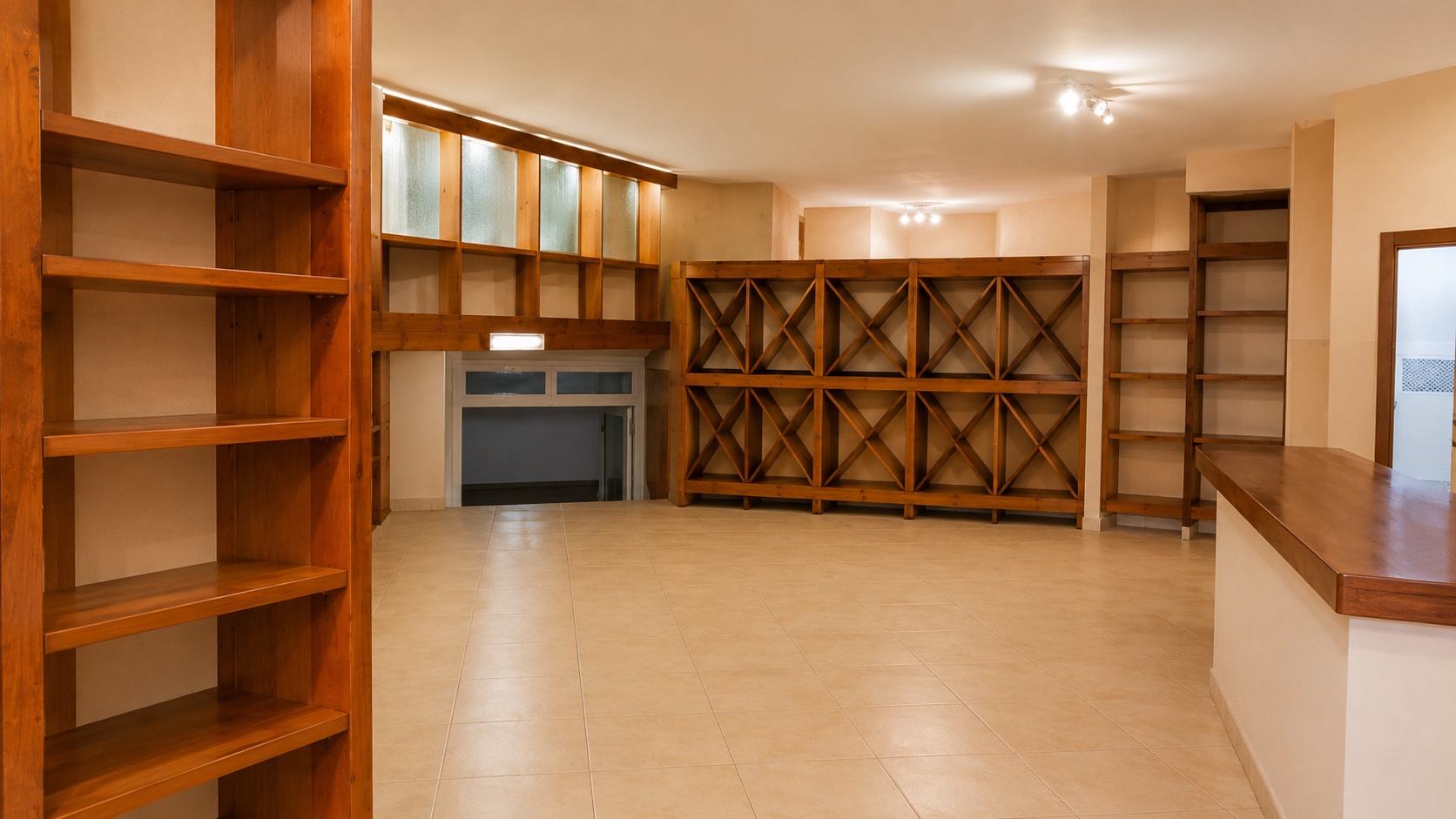 Commercial, Casco Urbano