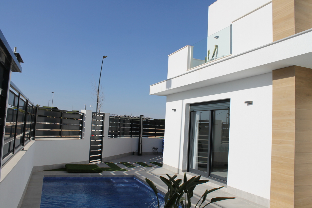 Villa, Roldan