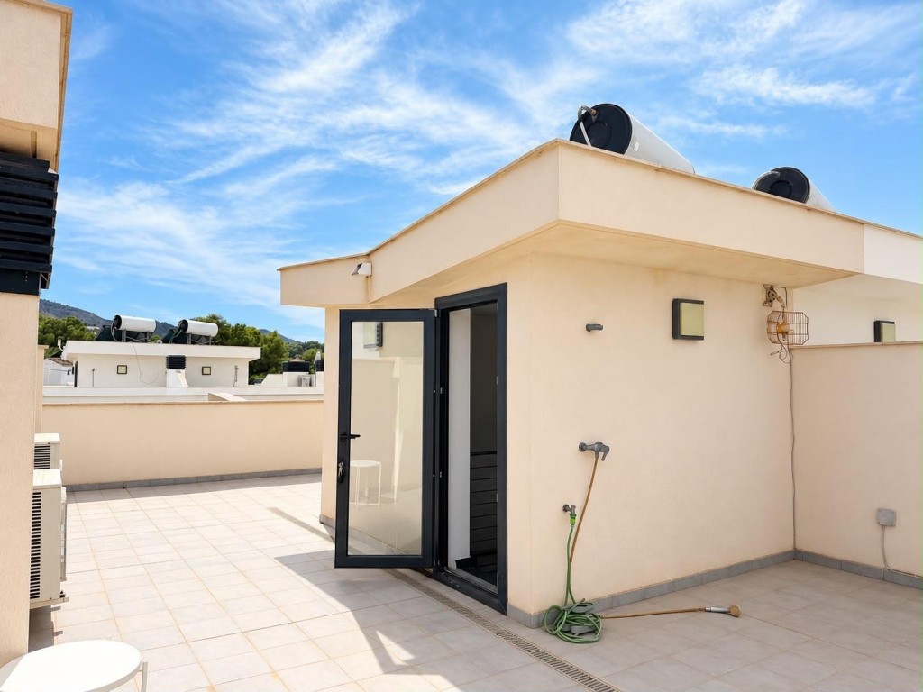 Townhouse, Albir