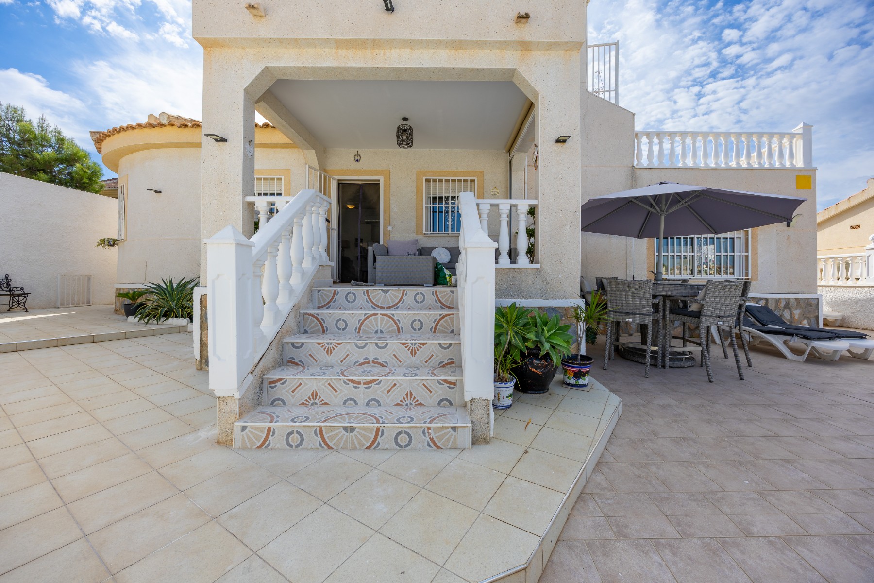 Villa, Benimar