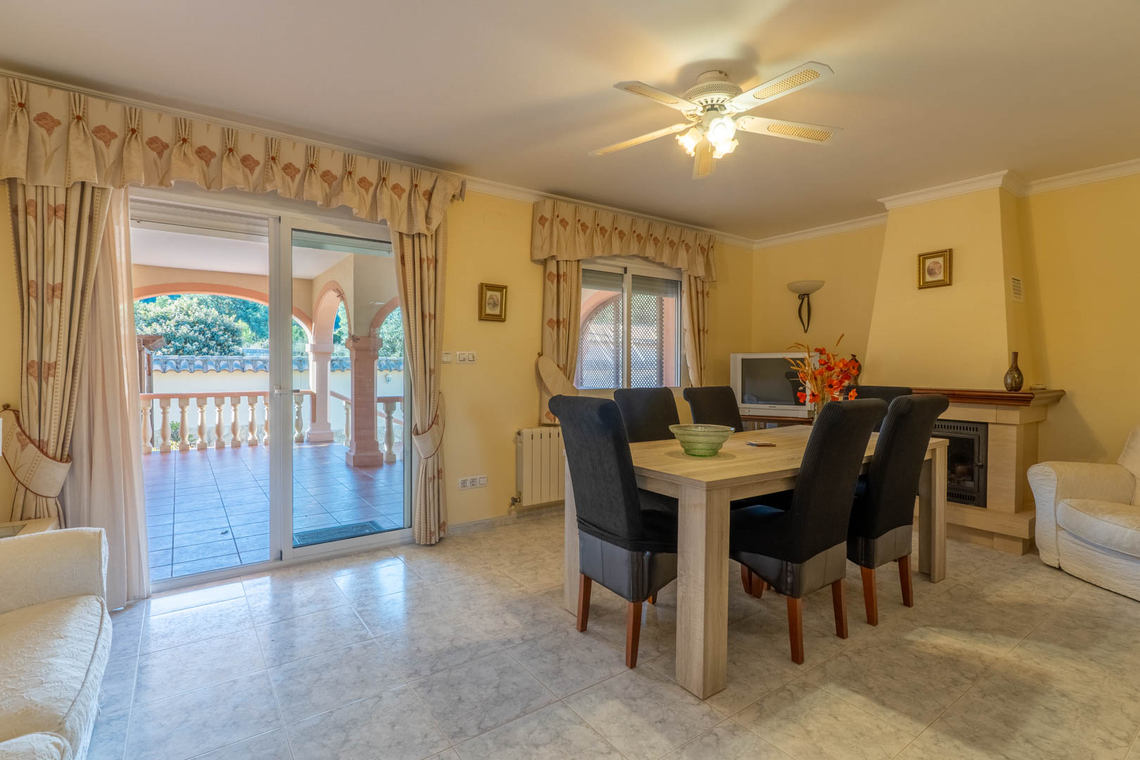 Villa, Jalon