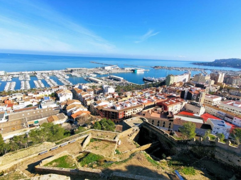 Ground Floor, Las Marinas / Les Marines