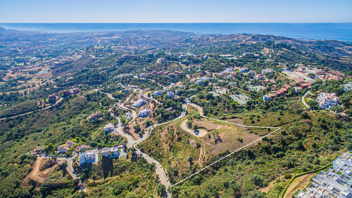 Plot / Land, La Mairena