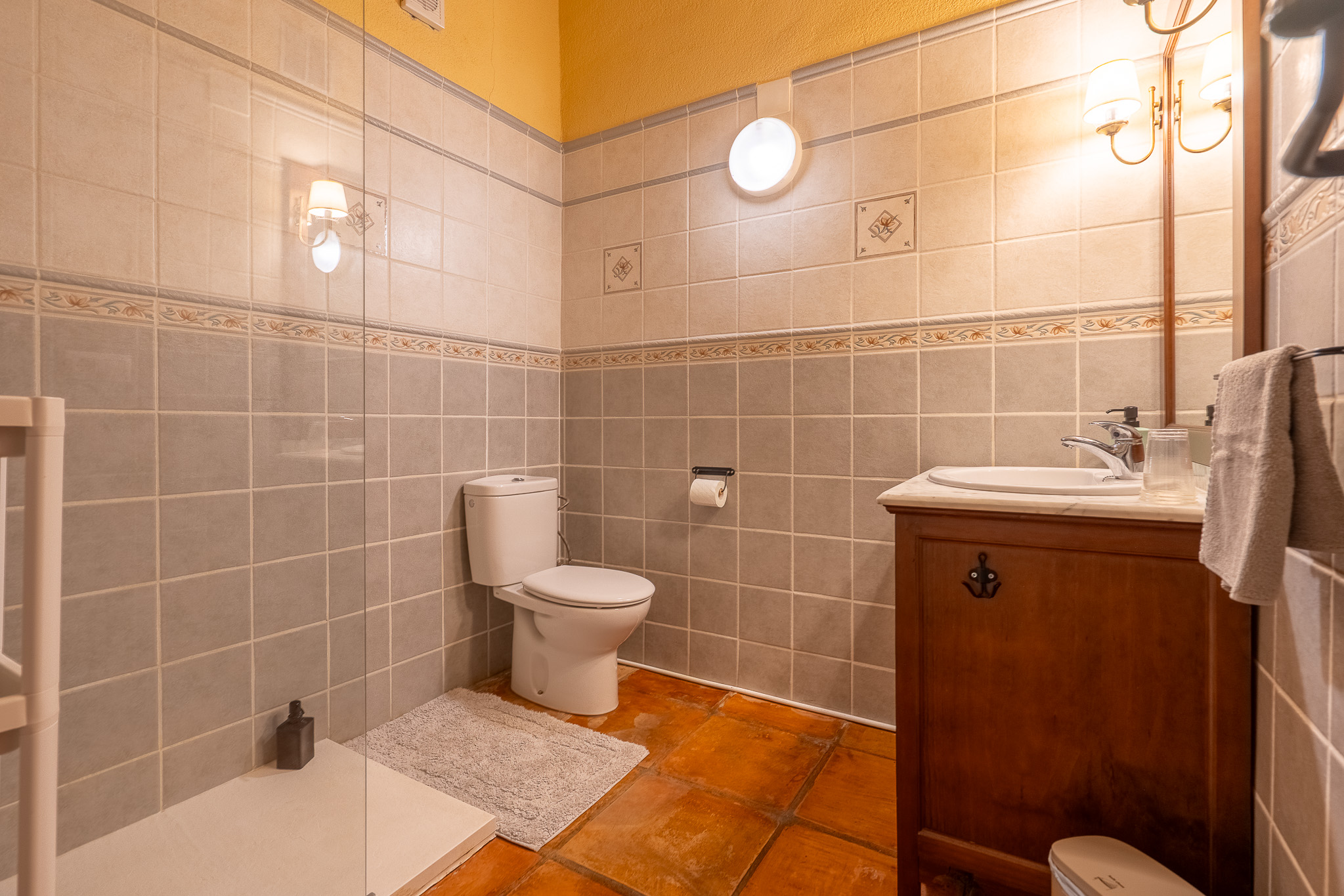 Commercial, Sagra
