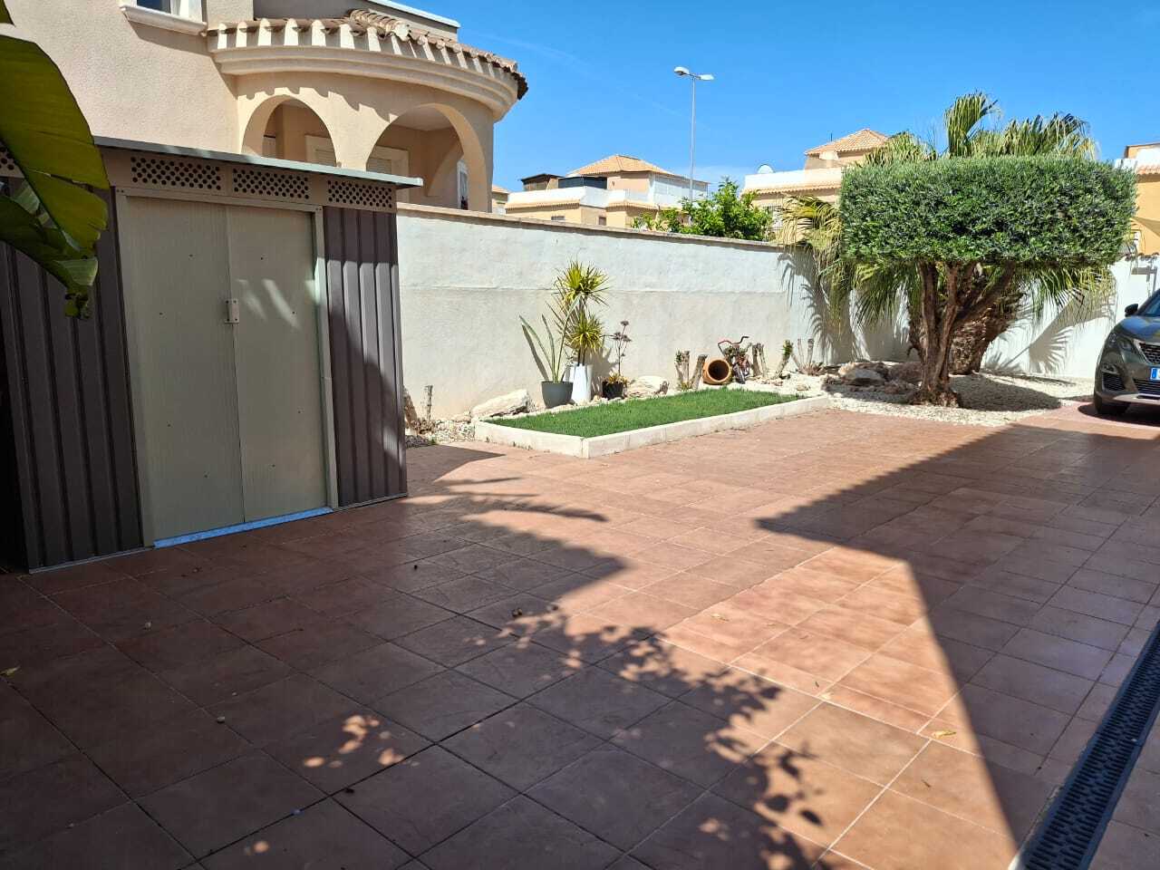 Villa, Quesada