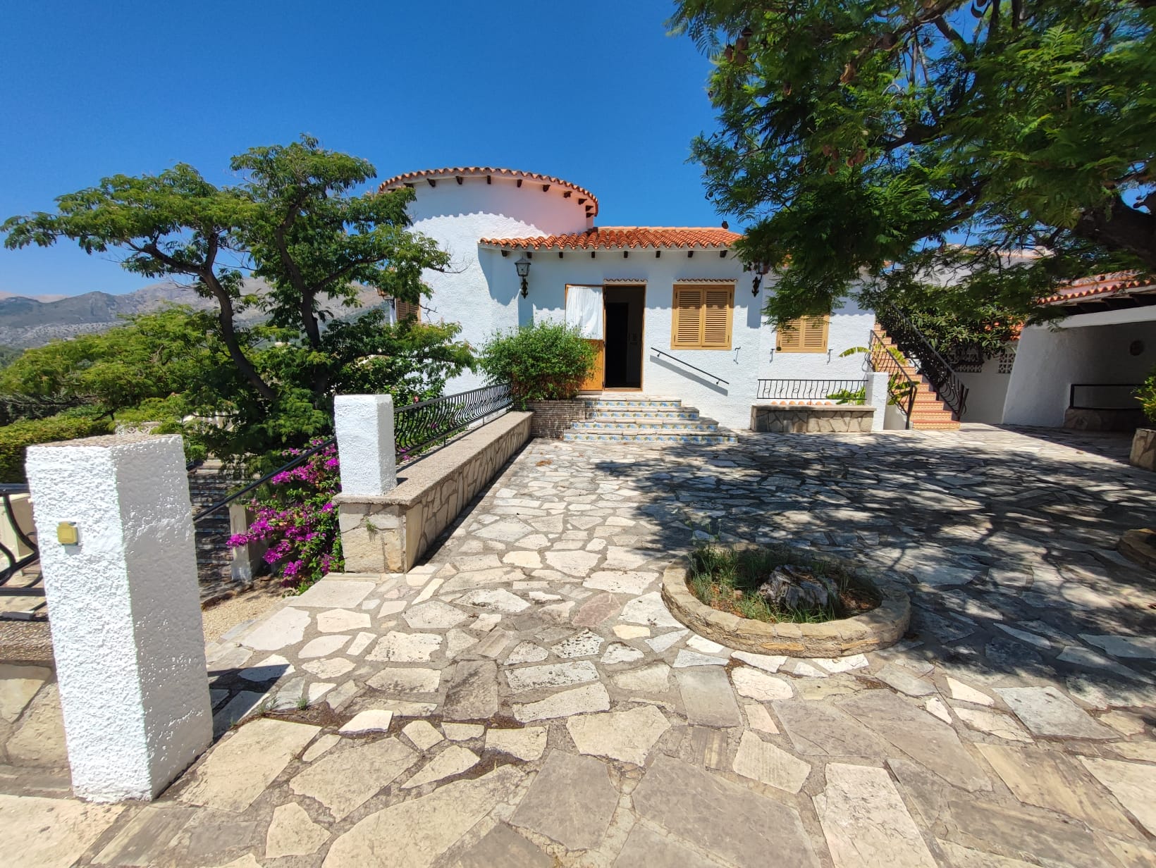 Villa, Orba