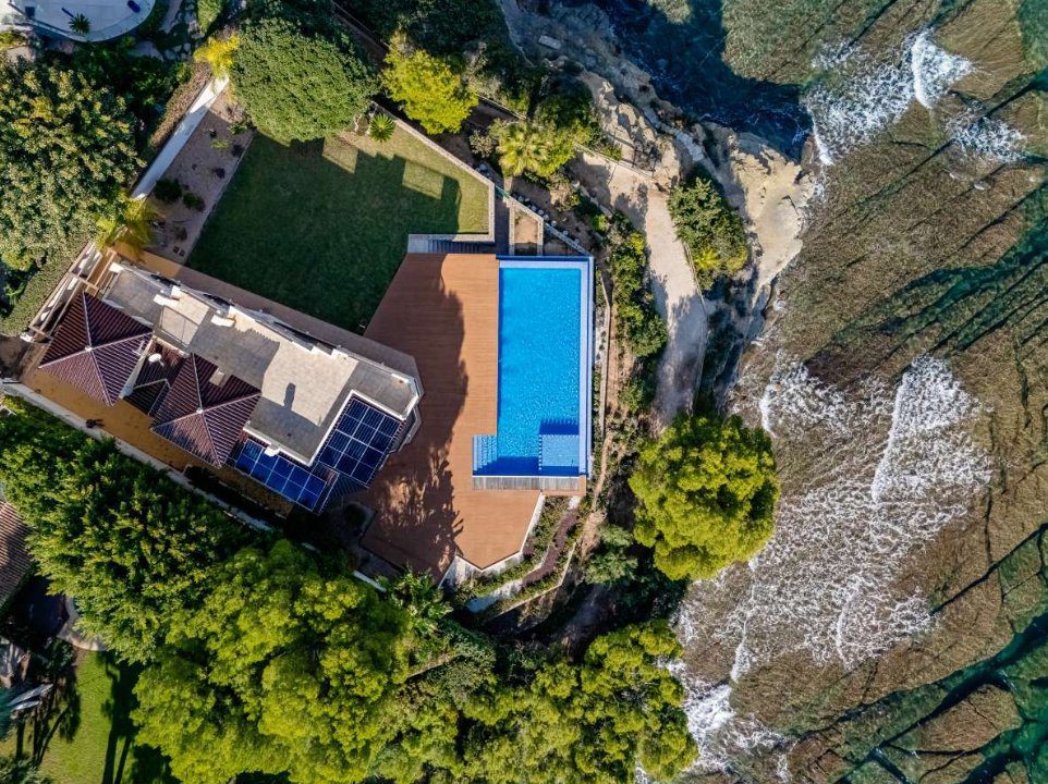 Villa, Les Bassetes