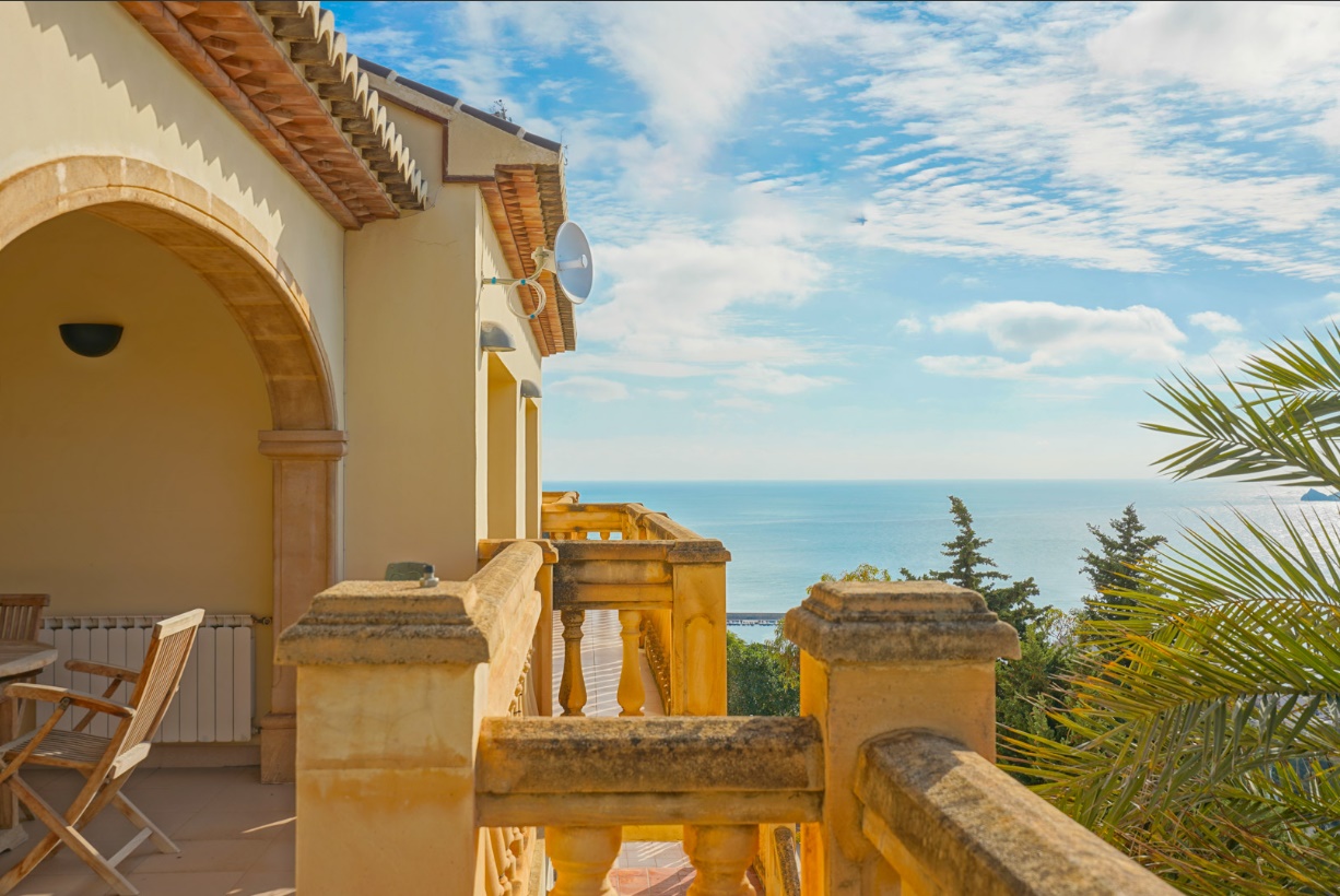 Villa, Puerto
