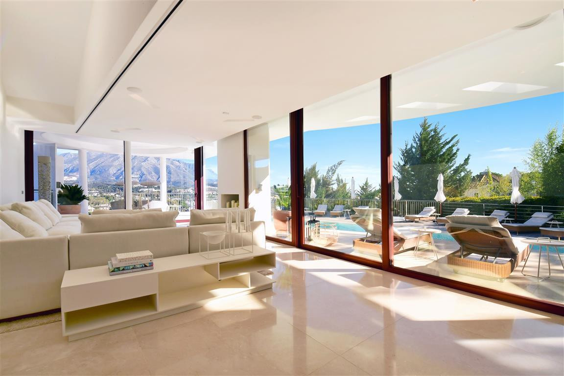 Villa, Nueva Andalucía