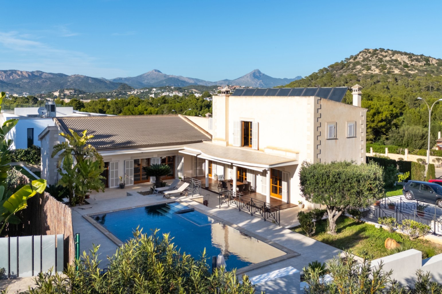 Villa, Calviá